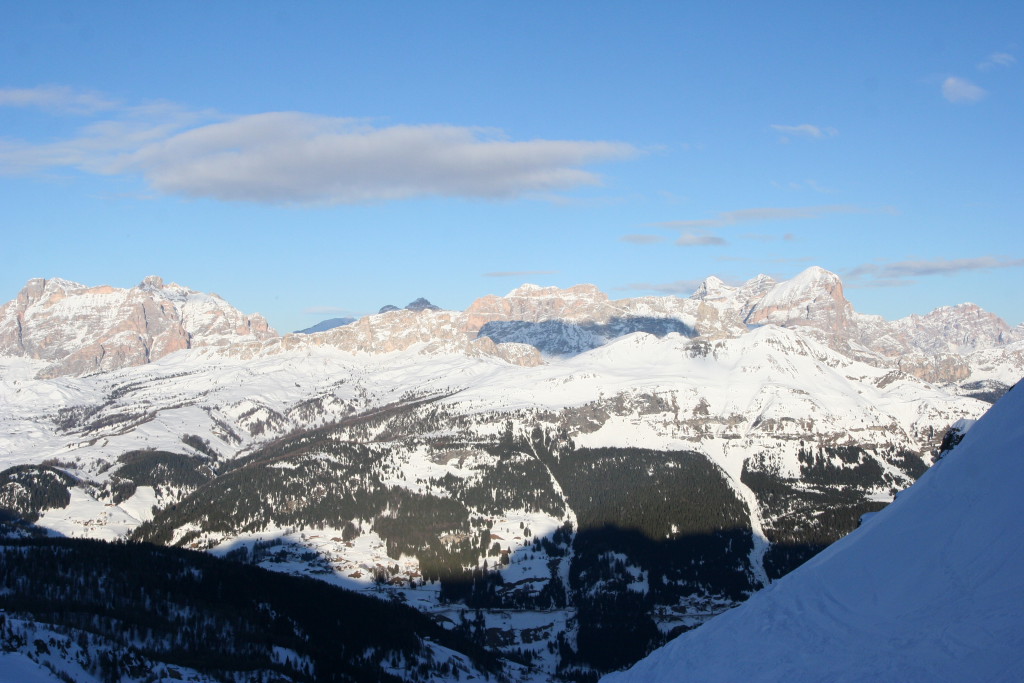 badia_25.jpg - Da dx: Cristallo, Tofane, Lagazuoi, Cime di Fanis, Conturines, La Varella.