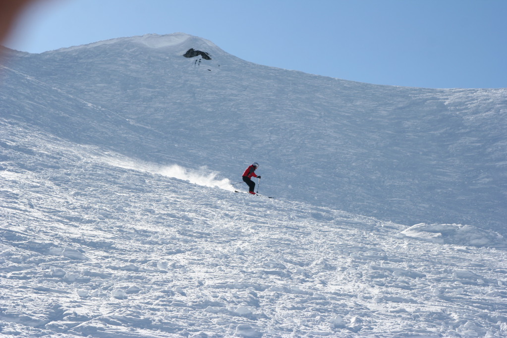 zingarotour077.jpg - Alla ricerca di fazzoletti di neve morbida, fuoripista.